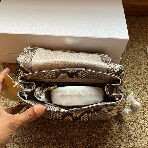 NWT Michael Kors Isabel Natural Small Messenger Crossbody Bag - Picture 5 of 6